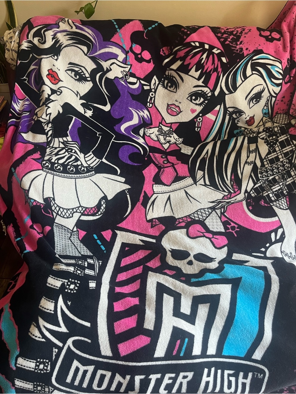 RARE Monster High Fleece Blanket 85”x59” LARGE Draculaura Frankie Clawdeen